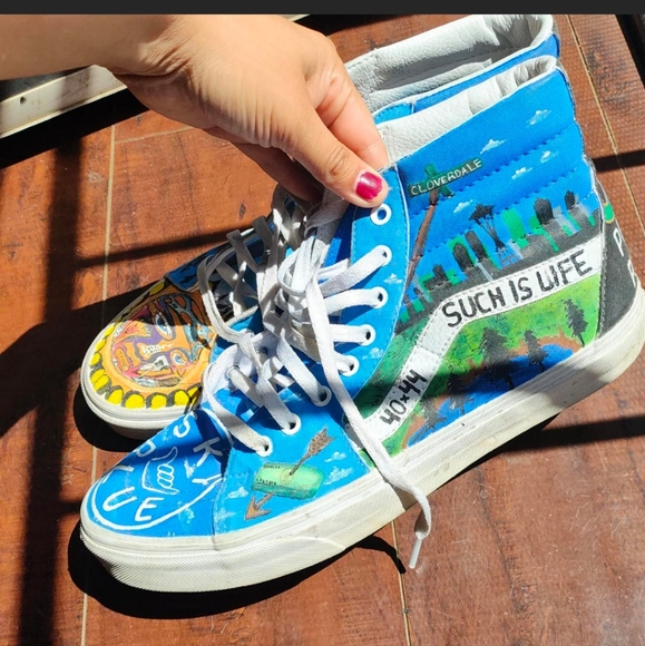 Custom Vans - Picture 3 of 6